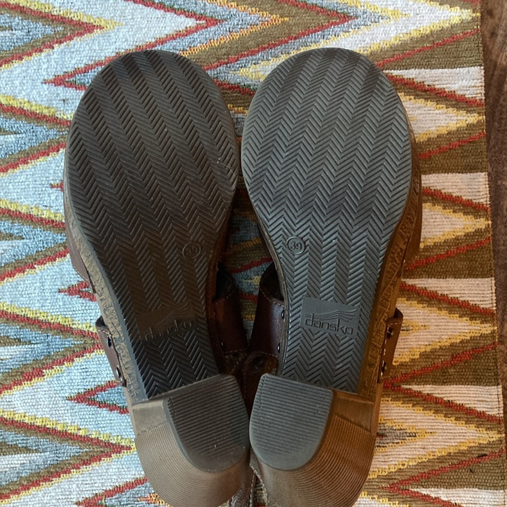Dansko Closed Toe Strapback Heels Riley Clogs - Picture 4 of 5